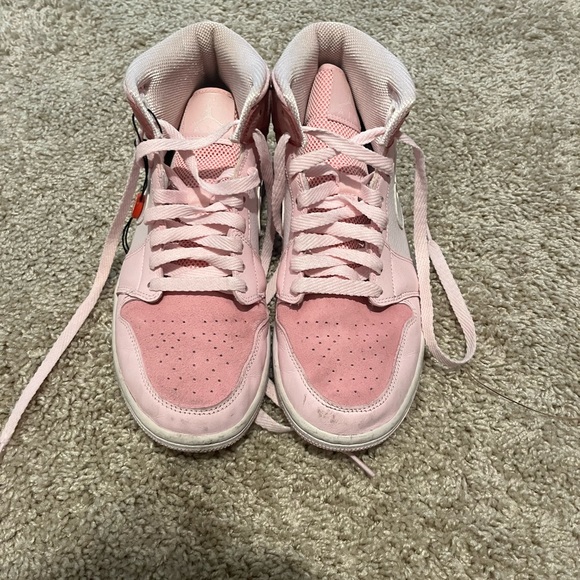 Size 9 woman’s high top - Picture 3 of 3